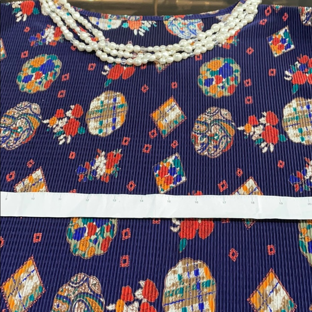 Item #31 XXXL Ladies Blouse